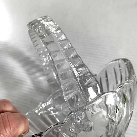 Vintage Pressed Clear Glass Bride Basket Embossed Flowers 7" Tall Wedding Decor - Picture 8 of 12